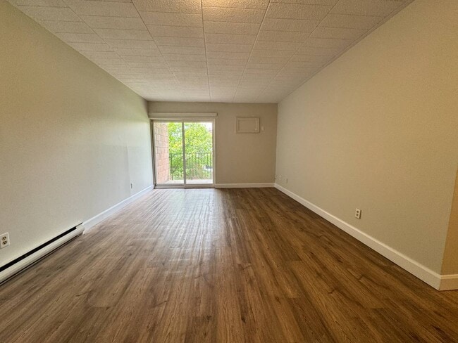 Building Photo - 130 Sheldon Ave