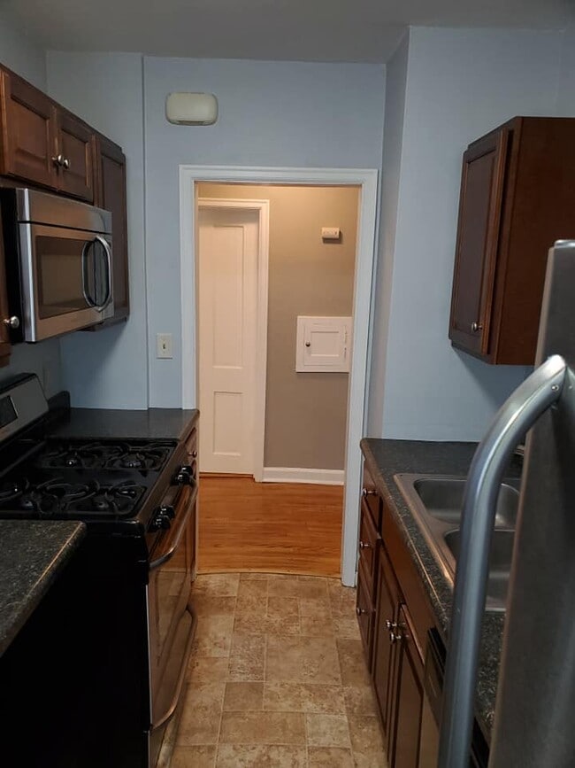 Kitchen - 225 W 28th St