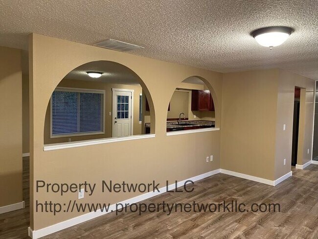 Building Photo - Great One Level 3 Bedroom Gresham Home