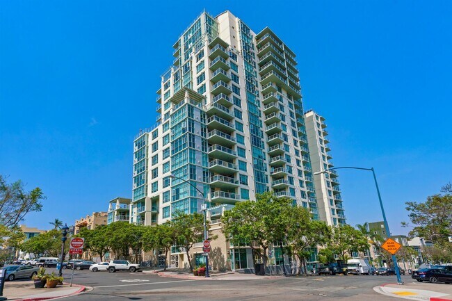 Foto del edificio - Super Spacious Cortez Hill 2-Bedroom at Discovery! Small Pet Ok!