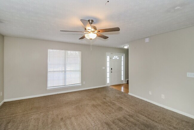 Building Photo - 4588 Bouldercrest Rd