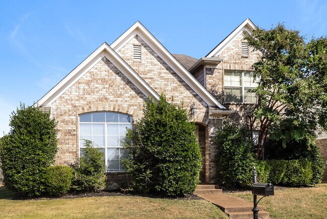 Building Photo - 1744 Englehart St