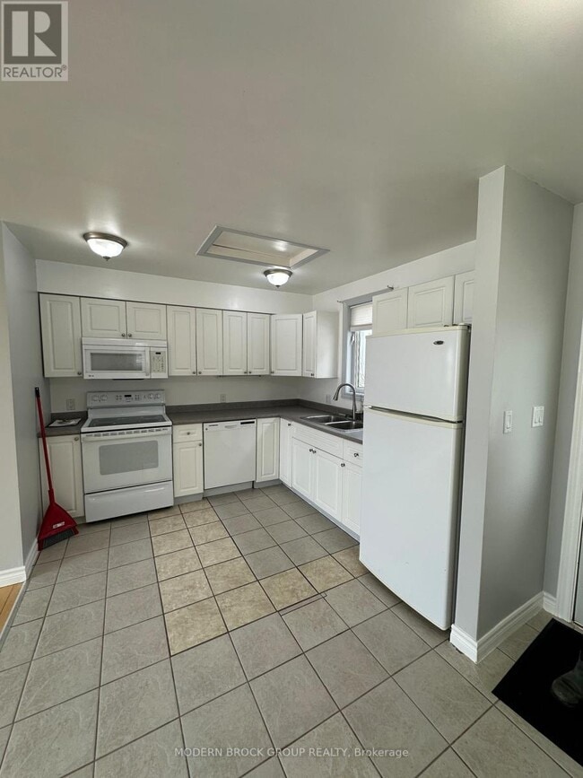 Building Photo - B - 23 JESSIE STREET