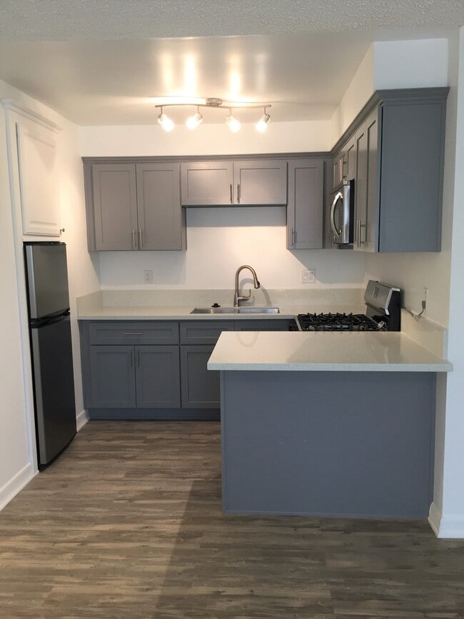 Interior Photo - Eden Roc Apartments