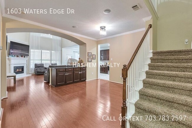 Foto del edificio - 1603 Waters Edge Dr