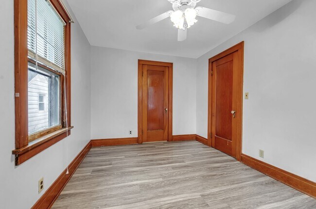 Building Photo - 60 Woodcrest Dr