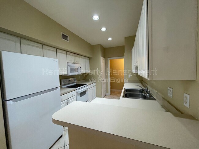 Foto del edificio - 9719 Glen Heron Dr