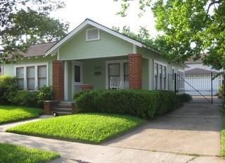 Building Photo - 1021 E 16th St