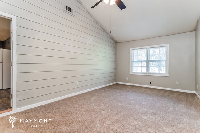 Building Photo - 361 Morris Dr SE