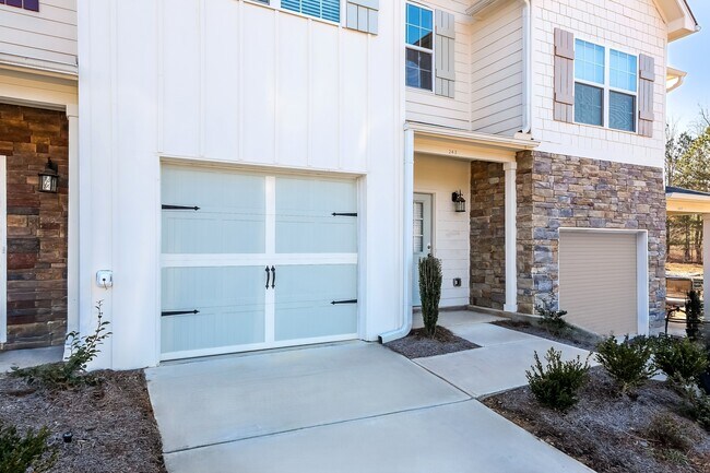 Building Photo - 243 Riley Cir