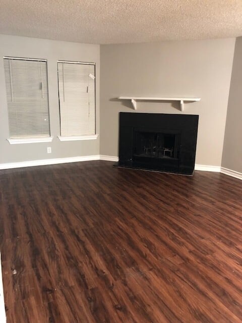 Foto principal - 914 S Irving Heights Dr