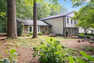 Building Photo - 4989 Kingswood Dr