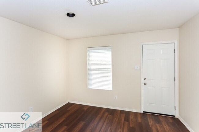 Building Photo - REDUCED!