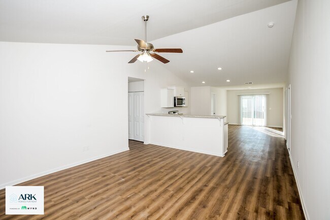 Foto del edificio - 472 Conifer St