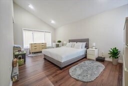 Foto del edificio - 65 Bayberry Ln