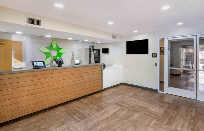 Building Photo - Furnished Studio-San Jose - Airport