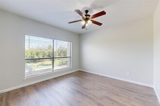 Building Photo - 793 Davis Rd