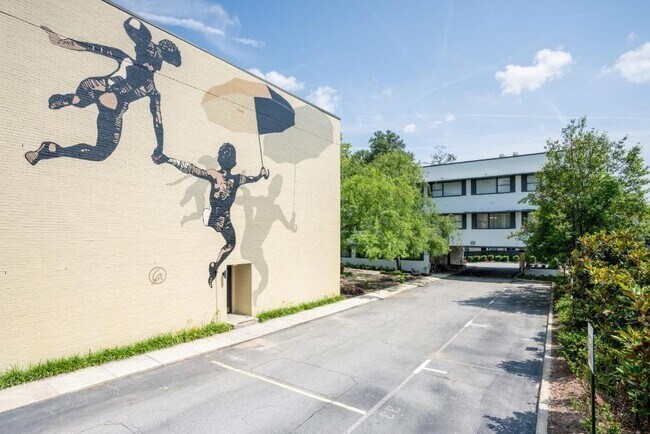 Foto del edificio - 3645 Peachtree Rd NE