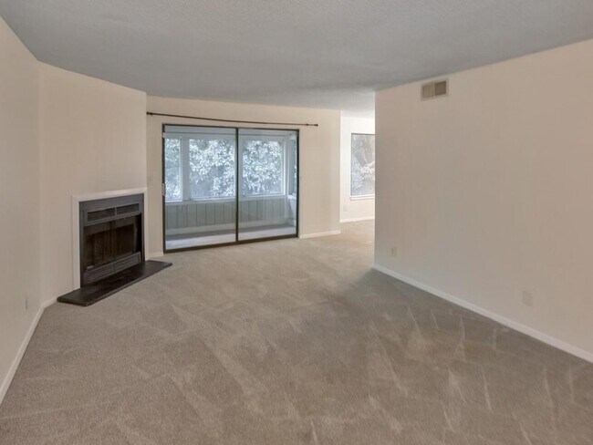 Foto del edificio - 245 Seasons Pkwy