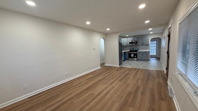 Foto del edificio - 3101 N County Line Rd