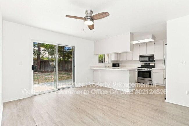 Building Photo - 2224 Glacier Dr