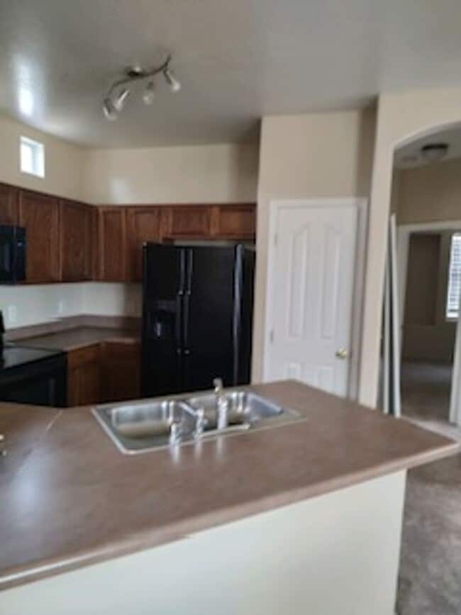 Building Photo - Park Central @ Augusta Ranch townhome (Ell...
