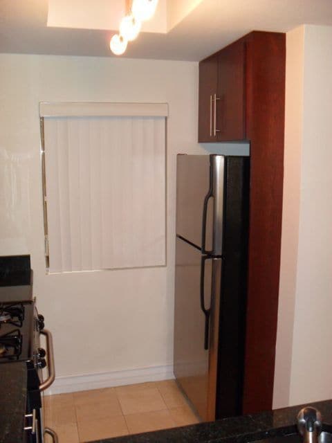 Building Photo - Meridian STUDIO Condo