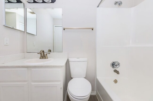 Foto del interior - Inwood Village Townhomes
