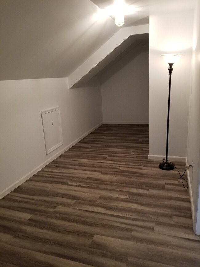 Building Photo - 4830 Market Square Ln