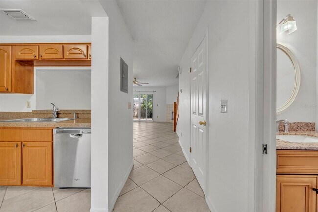Foto del edificio - Great Winter Park Townhome