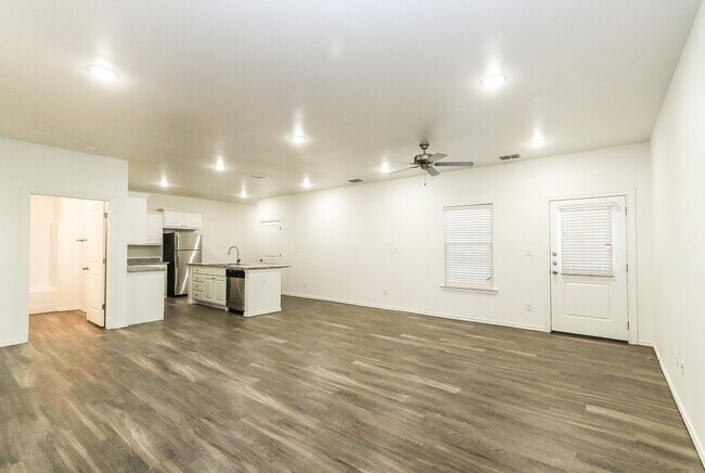 Foto del edificio - Beautiful Townhome