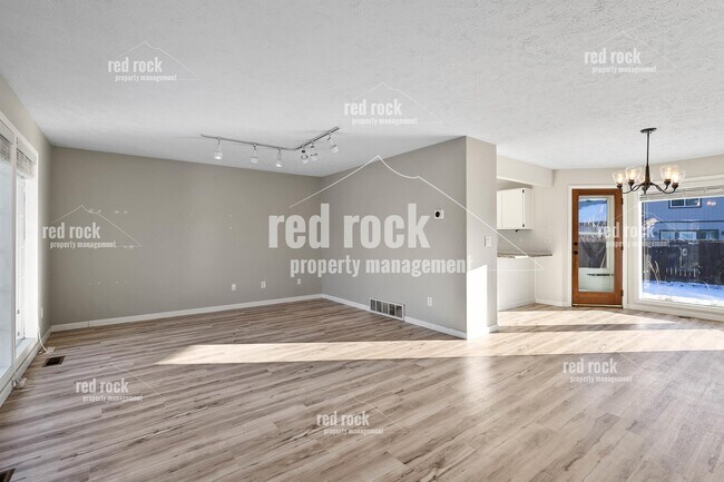 Foto del edificio - 6103 W Wind River Dr