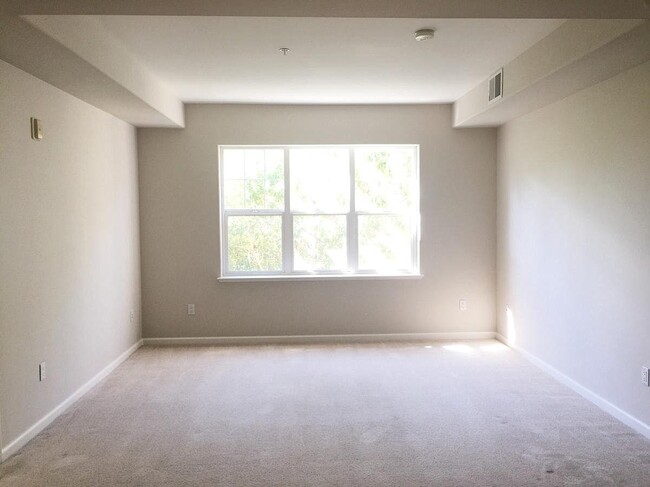 Building Photo - 2 bedroom in Palo Alto CA 94303