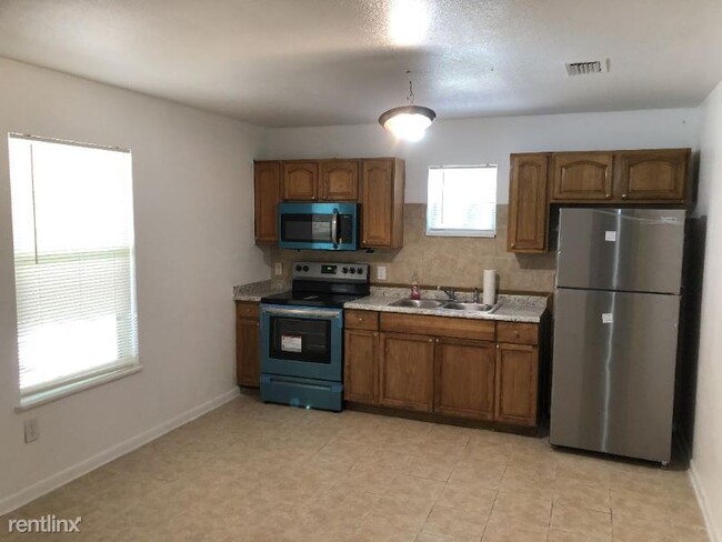 Foto del edificio - 2 br, 1 bath House - 907 W Duval St