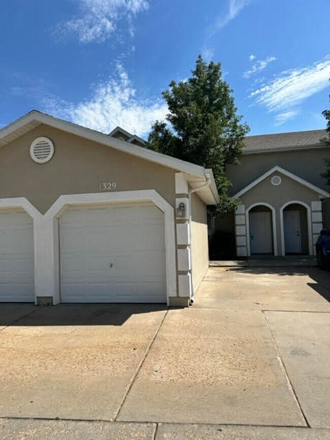 Building Photo - 1264 6225 S