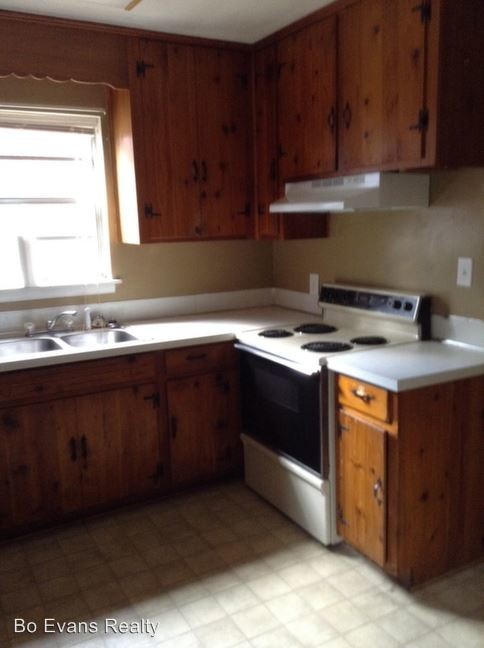 Building Photo - 302 Moncrief St