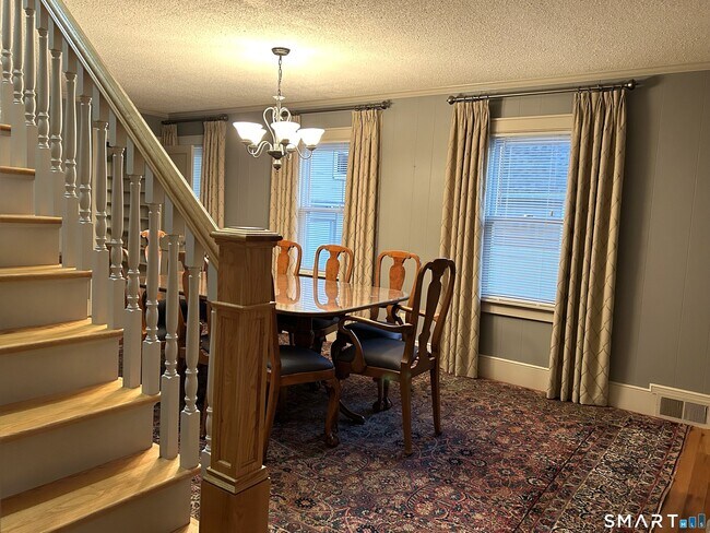 Foto del edificio - 102 Cottage Rd