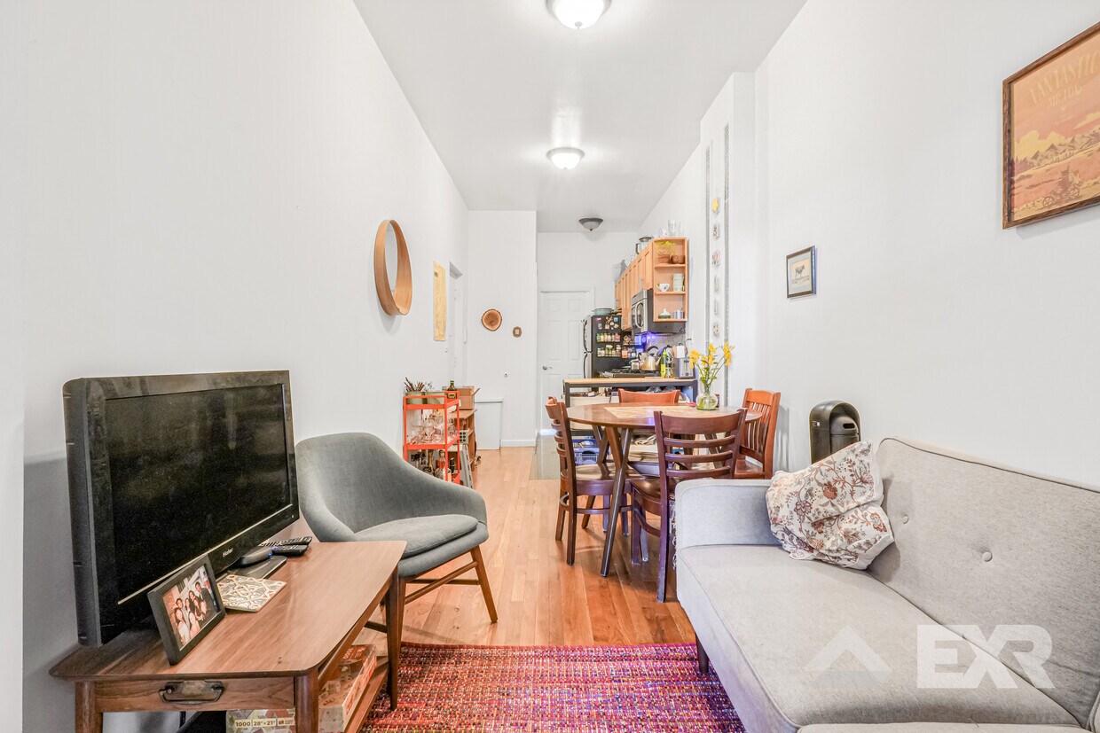 Primary Photo - 864 Metropolitan Ave