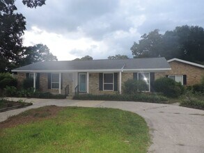 Building Photo - 301 Teakwood Cir