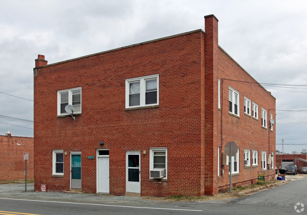 Primary Photo - 126 S Beaumont Ave