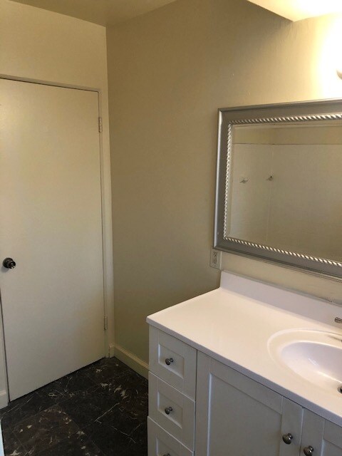 Bathroom - 1706 Bloomfield Ave