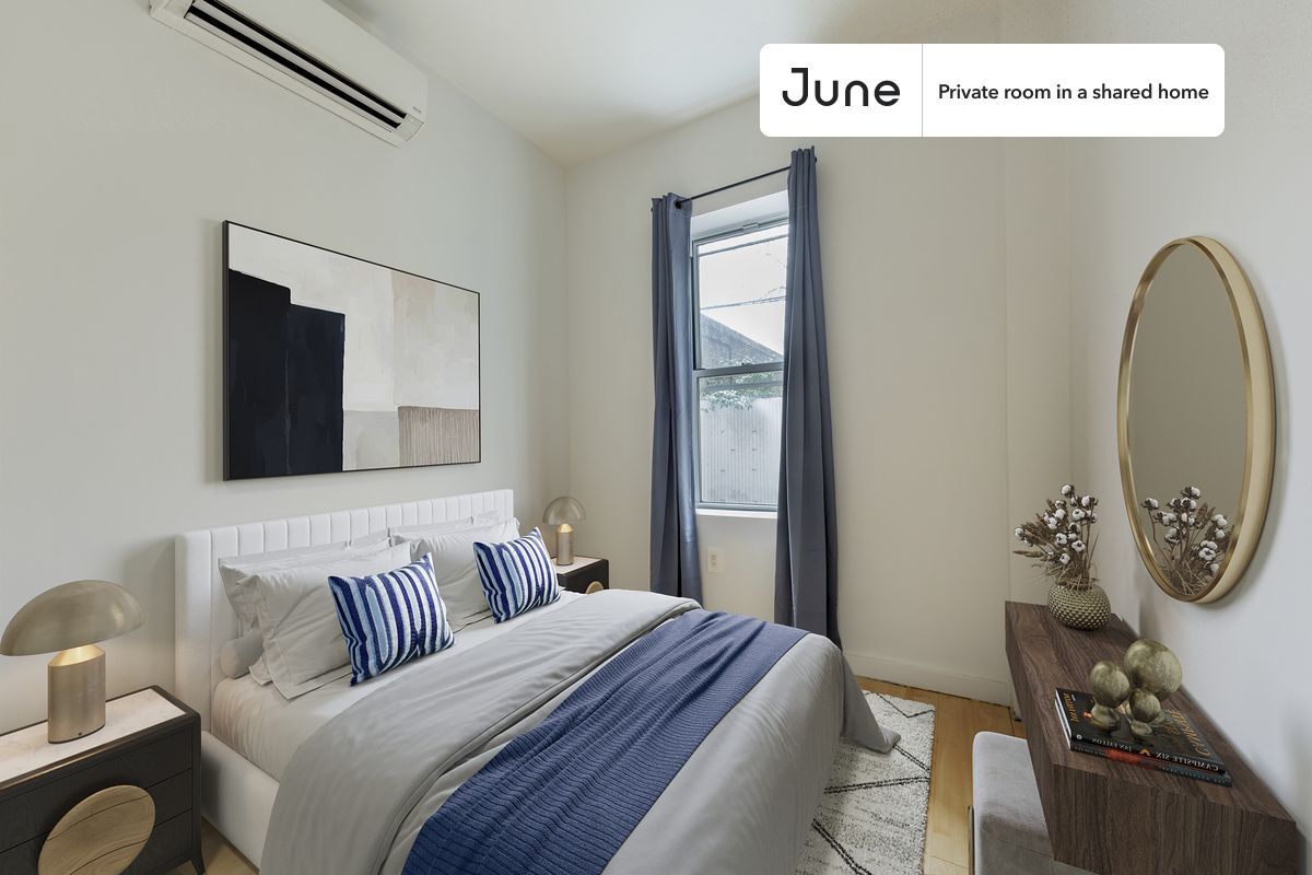 Foto principal - Private bedroom in 4 bed/2 bath Home