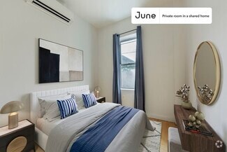Building Photo - Private bedroom in 4 bed/2 bath Home