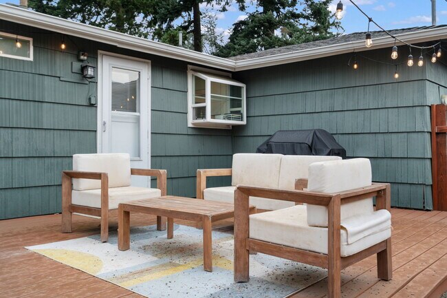 Building Photo - 7414 SE Ogden St