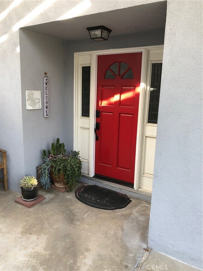 Foto del edificio - 429 Lotus Ct