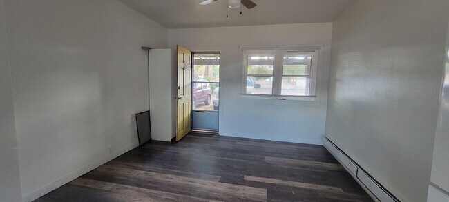 Foto del edificio - 835 Bridge St