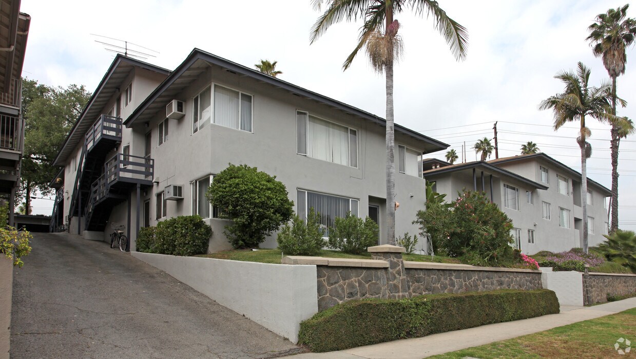 1656-1690 Huntington Drive - 1656-1690 Huntington Dr