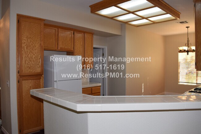 Foto del edificio - 3 Bedroom - Heart of Roseville