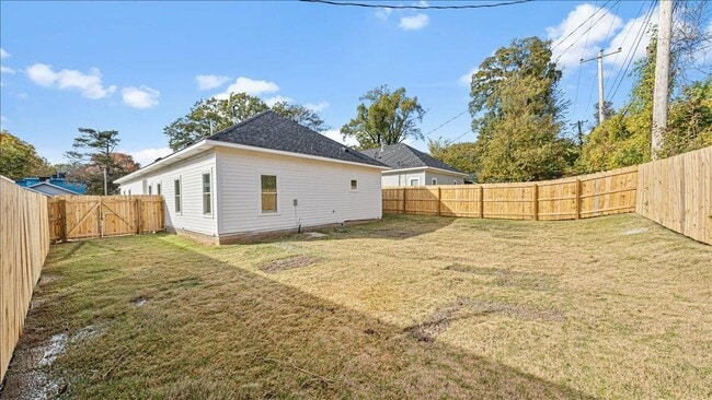 Building Photo - 1072 Bruce St