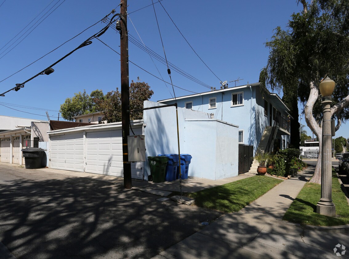 Building Photo - 11262 Venice Blvd